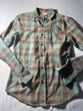 DC Plaid Long Sleeve Button-Up Flannel Shirt Size S
